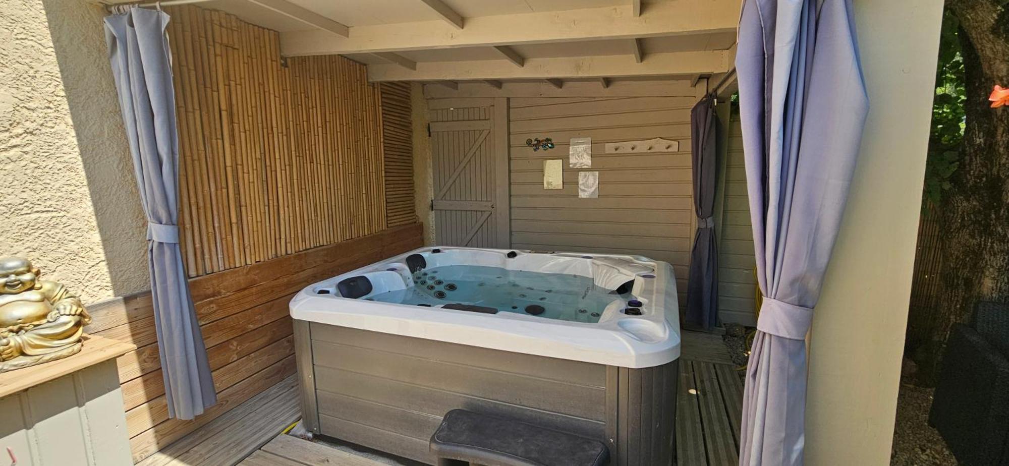 Gite Lapaz/Jacuzzi Prive/Piscine Драгинян Екстериор снимка